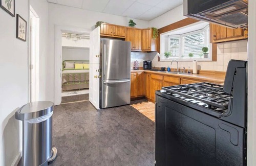 Ashland Apartment | The Market Apts by Nest and Bloom - Suite 1 (331)