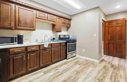 Ashland Apartment | The Market Apts by Nest and Bloom - Suite 2 (5047)
