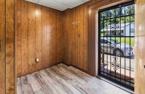 Ashland Apartment | The Market Apts by Nest and Bloom - Suite 2 (5047)