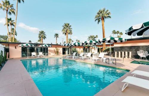 Warm Sands Hotel | The Marley Hotel by AvantStay 20 OCC Full Hotel Buyout in Palm Springs w Pool Hot Tub