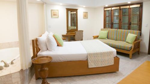 Bell Channel Bay Resort | The Marlin at Taino Beach Resort