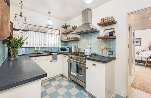 West Beach Apartment | The Marlowe Library Suite - Vintage Luxury at the Beach - Hotel Amenities
