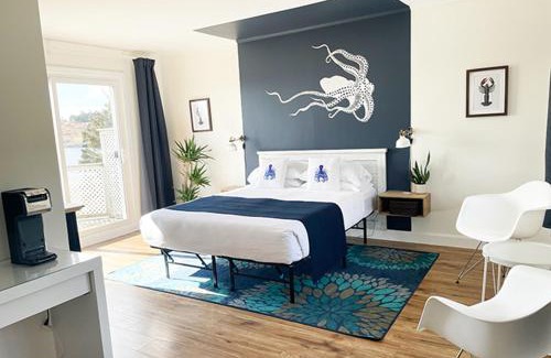 Port Dufferin Hotel | The Marmalade Motel