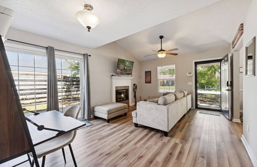 Hinesville House | The Marne Family Stay, Pets Welcome