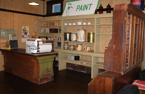 New Plymouth Cabin | The Martin Country Store Cabin centrally located within the Hocking Hills
