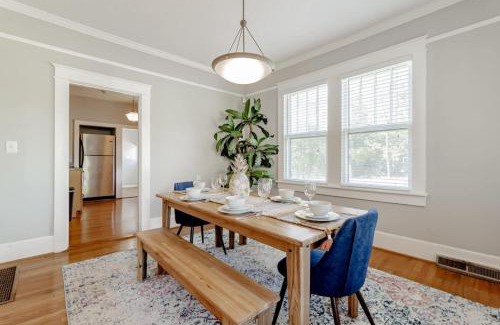 Eau Claire House | The Marvelous Miss Margrave-Close to USC- Jackson-Zoo