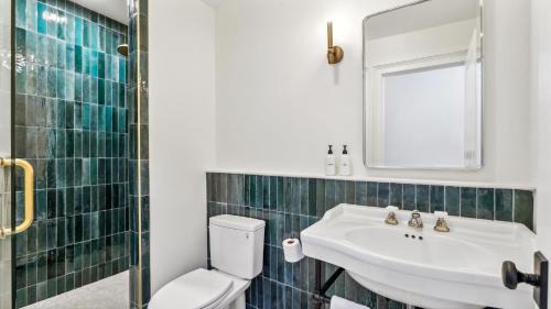 French Quarter Apartment | The Mary Beth Hotel & Gallery