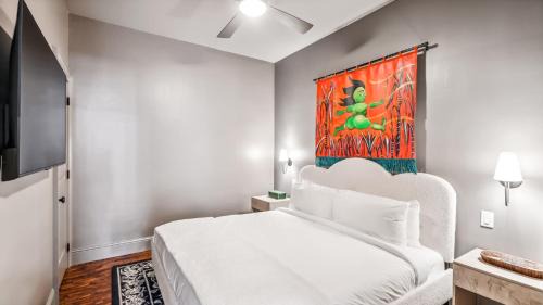 French Quarter Apartment | The Mary Beth Hotel & Gallery
