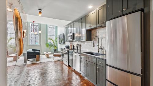 French Quarter Apartment | The Mary Beth Hotel & Gallery