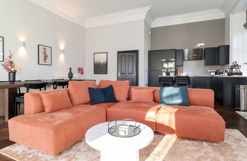 Newland Near Ulverston Cottage | THE MARY MAUDE SUITE STONE CROSS MANSION, with a garden in Ulverston