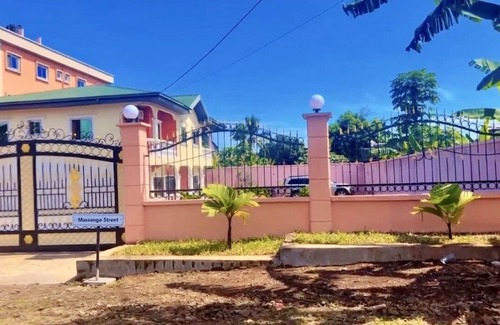 Limbe House | The Massango Guesthouse. Stunning 3-Bedrooms GuestHouse in Limbe Cameroon.