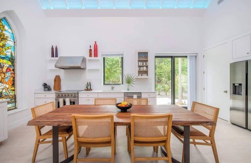 North Side Condo | The Mastic Chapel LUXE Cottage & Pool on North Side