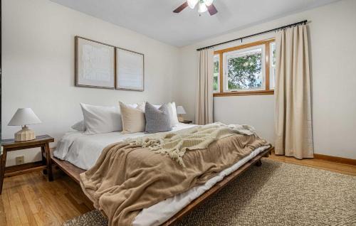 Red Deer House | The Maverick