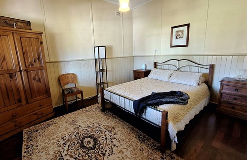 Dingup Cottage | The May Queen - Footsteps in the Forest - Est 1939 Timber Mill Settlement