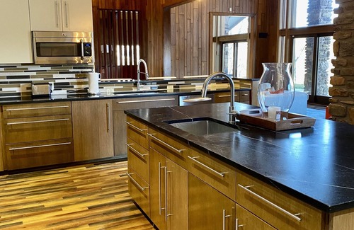Bella Vista House | The Mayfair on Lake Windsor