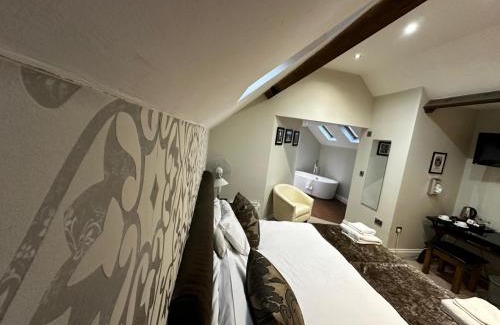 Ollerton Hotel | The Maypole at Wellow