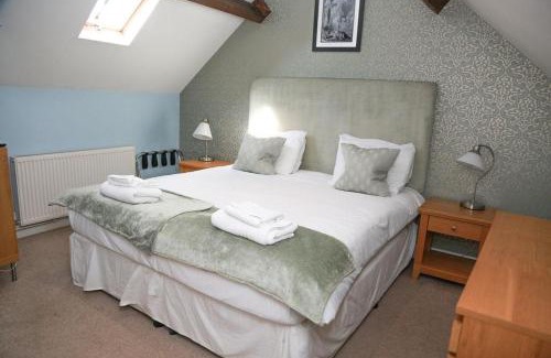 Ollerton Hotel | The Maypole at Wellow