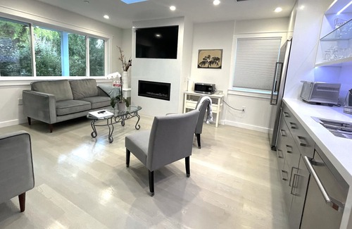 Santa Venetia House | The MD garden guest House in Marin County