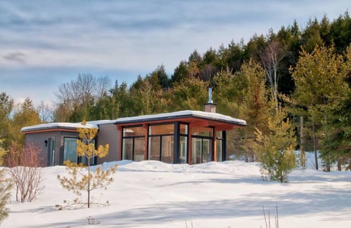 Les Collines-de-l'Outaouais Regional County Municipality House | The Meadow