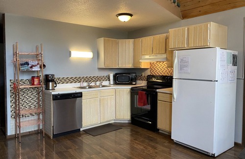 Rapid City Cabin | The Meadow Inn - Secluded Central Black Hills Cabin! WiFi!