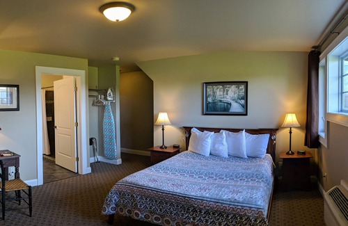 East Springfield Hotel | The Meadowlark Inn
