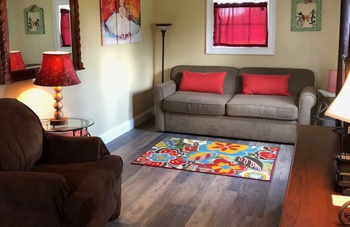 East Springfield Hotel | The Meadowlark Inn