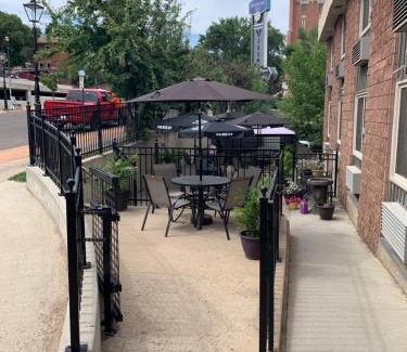 Medicine Hat Hotel | The Medicine Hat Villa