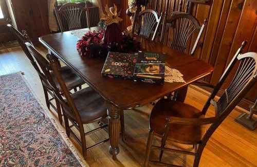 Perryville House | The Mediterranean House - Beautiful Downtown House