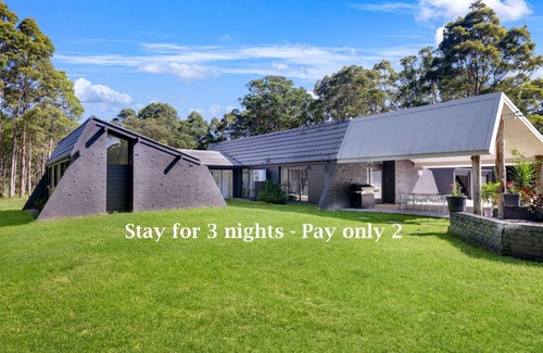 Falls Creek House | The Mediterranean ideal Family Getaway! Special Deals January & February Bookings