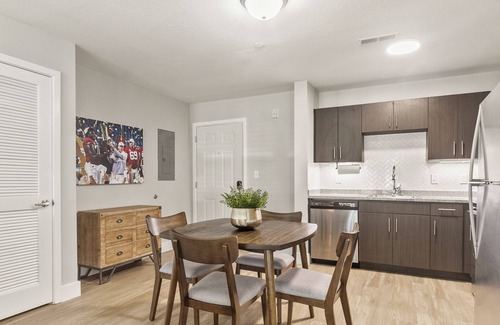 Tuscaloosa Condo | The Melanie 1st Floor Riverfront Condo with Pool & Gym Access