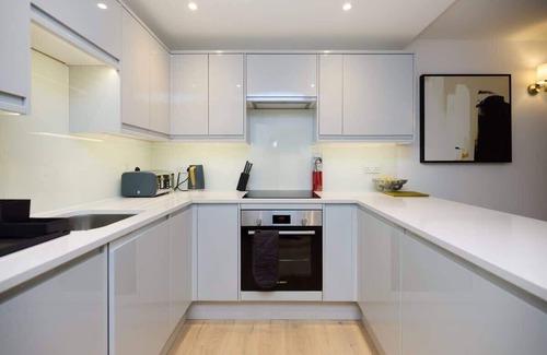 South Norwood Apartment | The Melbray Gem - 2 Bdr Apartment with Courtyard