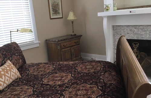 Forest Hills Apartment | The Mellor House 2 - Apartment #3