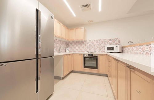 Jerusalem Hotel | The Menachem: 3 Bedrooms/2 Bathrooms Vacation Rental Apartment in City Center