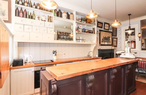 Kilrush Apartment | THE MERCHANT'S STORE, family friendly in Kilrush, County Clare
