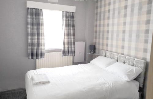 Chequerbent Hotel | The Mercury