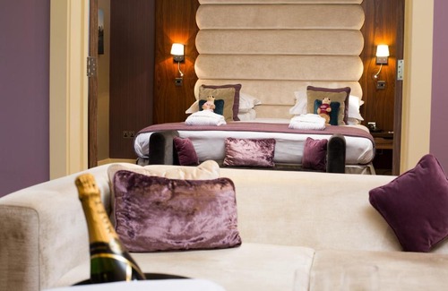 Mere Hotel | The Mere Golf Resort & Spa