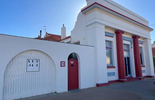 Merredin Apartment | The Merredin Treasury Cottage