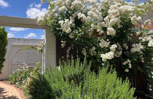 Merredin Apartment | The Merredin Treasury Cottage