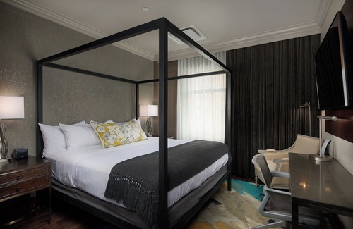 Muscatine Hotel | The Merrill Hotel, Muscatine, a Tribute Portfolio Hotel