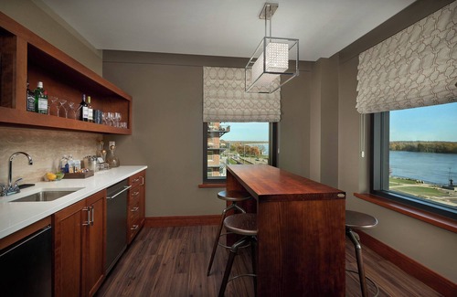 Muscatine Hotel | The Merrill Hotel, Muscatine, a Tribute Portfolio Hotel