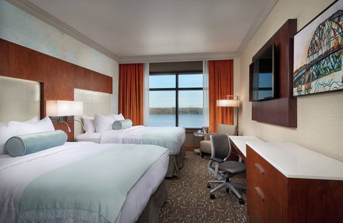 Muscatine Hotel | The Merrill Hotel, Muscatine, a Tribute Portfolio Hotel