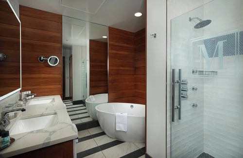 Muscatine Hotel | The Merrill Hotel, Muscatine, a Tribute Portfolio Hotel