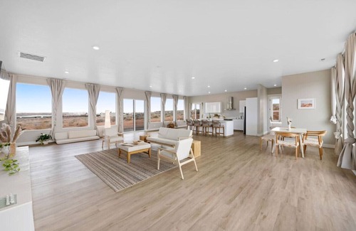 Big Water House | The Mesa Haven: Modern Luxurious Retreat near Page, AZ