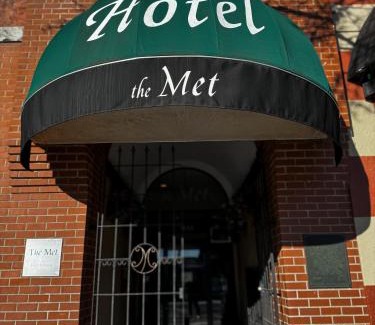Downtown New Westminster Hotel | The Met Hotel