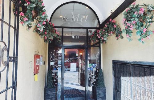 Downtown New Westminster Hotel | The Met Hotel