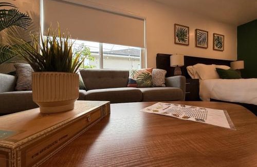 West Little Havana Apartment | The Miami Tropic Suite - Private Stay with Free Parking in the Heart of Miami