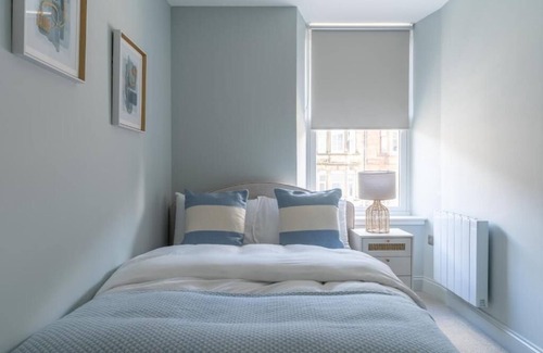 Paisley Apartment | The Mid-Level Apartment - Paisley