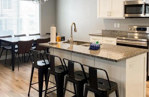Garden City House | The Midnight Garden