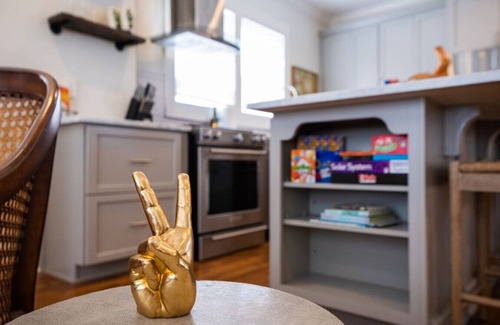 Capital View Apartment | The Midtown Pearl with midterm discounts