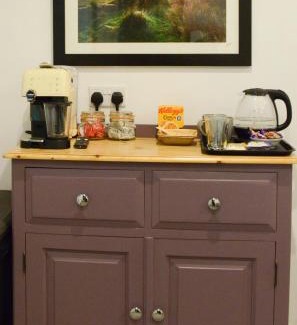 Macclesfield Bed & Breakfast | The Midway